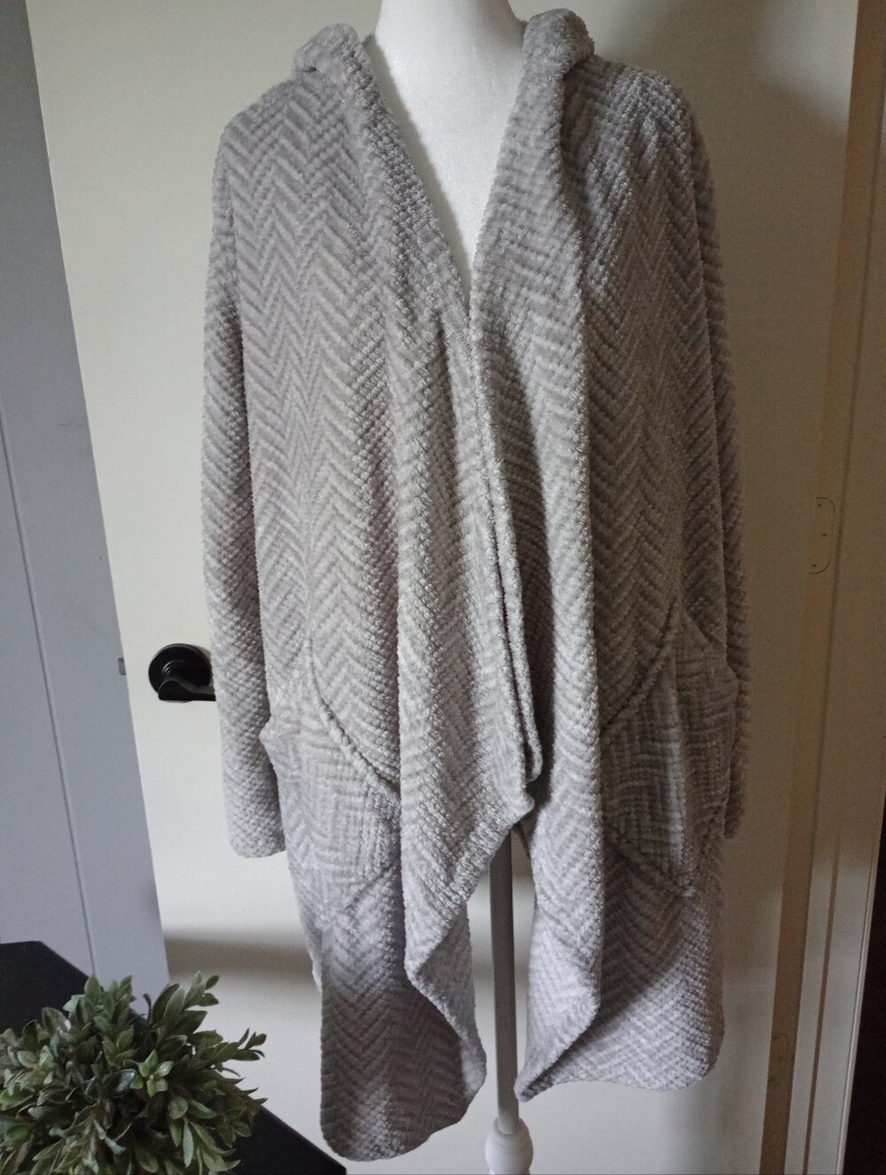 Cozy Hooded Gray Wearable Throw House Coat Robe - Size Large